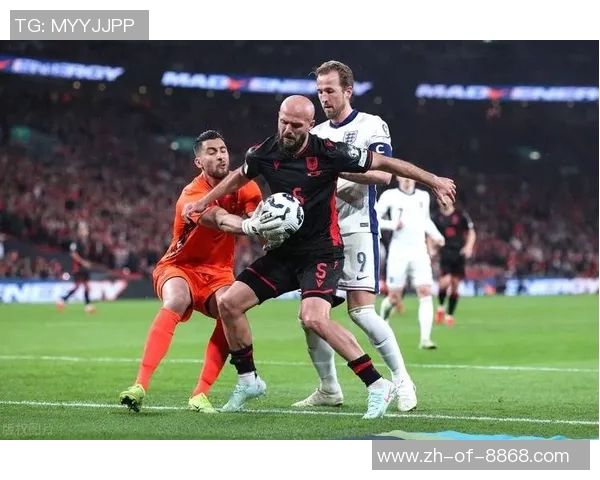 男足球星大长腿盘点展示球场上力量与速度结合魅力